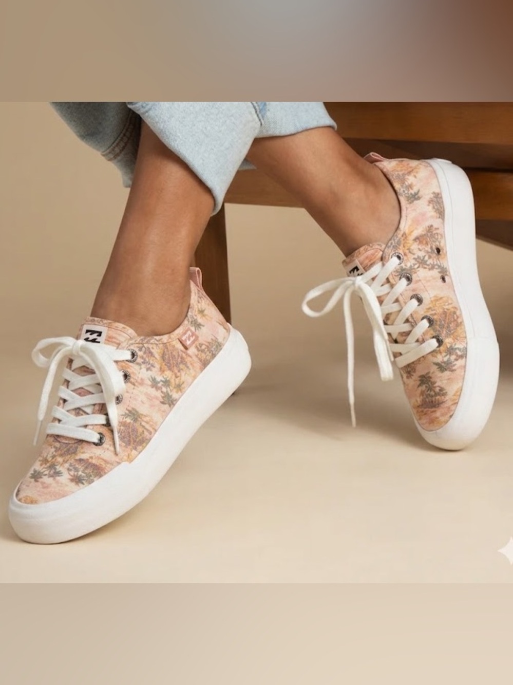 Billabong Women's Puebla Canvas Platform Low-Top Sneaker Size 6